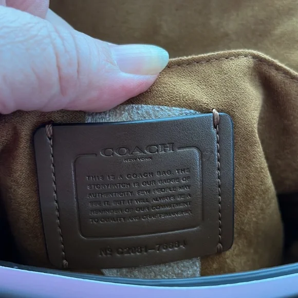 COACH Cassidy Crossbody in Chalk/Oxblood NWT - Picture 9 of 11